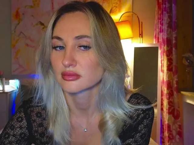 BongaCams MisssMira is Freechat MisssMira — touching