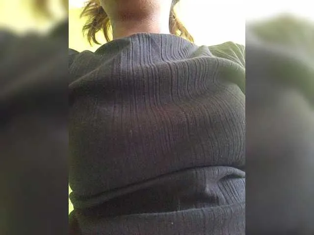 Noumia —  HELLO EVERYONE. Day I hope everyone will support me and help me get into the top 15 of the Queens of Queens.