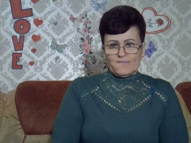 PaulaGolden — Hey guys!:) Goal-Doggy styled pose @remain  #Dance #hot #pvt #c2c #fetish #feet #roleplay Tip to add at friendlist and for requests! Remaining to the goal  @remain 