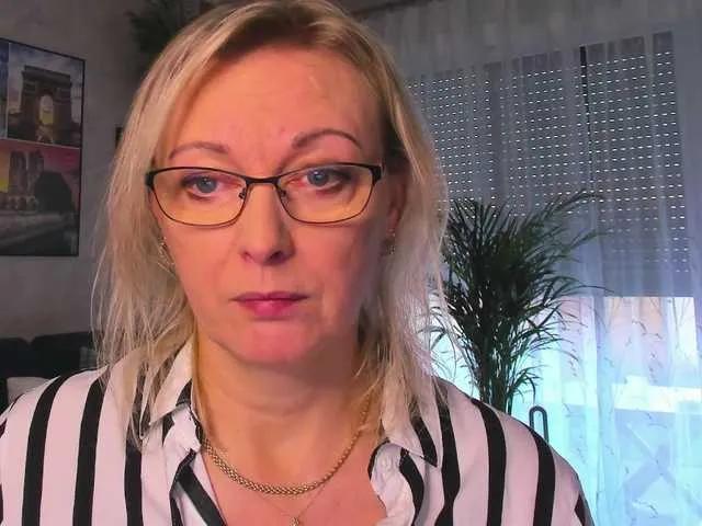 SoftVANESSA — I am a cooking addict, yes ! My dream is to make the whole world smell better with my cookies and my special plates I like to cook, The secret ingredient is always love, I like to put love in all I do. I believe laughter is brightest when the food is...