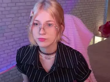 alicedews — take off bolero | Its my fourth day here | #new #shy #18 #teen #skinny [29 tokens remaining]