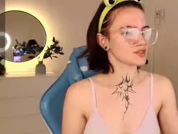 elastikiss — Let's see what I'm wearing today?  #tease #german  #nonude #milf  #tattoo [24 tokens remaining]