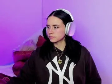 emily_lindey_'s avatar