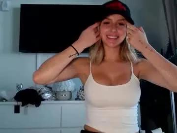 itsmealexisrae — hang with meee #bigass #bigtits