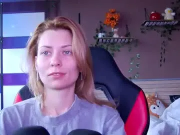 karoline121's avatar