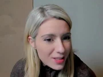 kimilee22 — Welcome <3 Tip if you like it - Goal: Last tipper gets 5 Videos #german #lovense #english #cozy #blonde #gamergirl [264 tokens left]