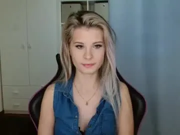 kristineamore's avatar