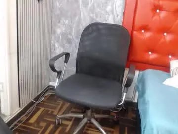 linda_milf__ — Tip 20 tokens to roll the dice! #bigboobs #mature #cum #squirt #submissive