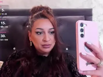 raelledarkstar model from Chaturbate