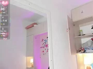 stefannyevans_ — BIG SQUIRT!! control  my machine in 300tks  5 mins And  wet  big  squirt #fit #fuckmachine #ebony #daddy #muscle