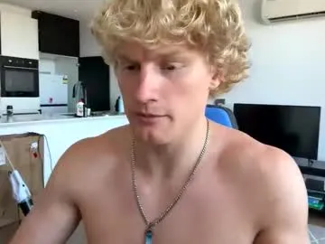 thatbl0ndeboyx — cum for the show, stay for the cum x ;) [4000] tokens remaining] #blonde #muscle #hung [3320 tokens remaining]