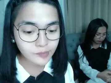 zhaviahale model from cb