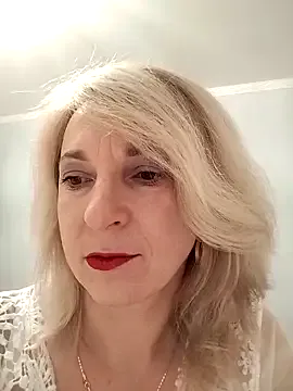 AhlyssaLove1155's avatar