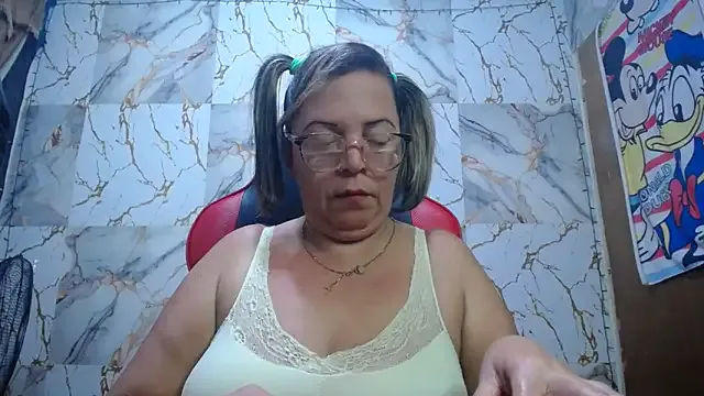 alina_maturehot's avatar