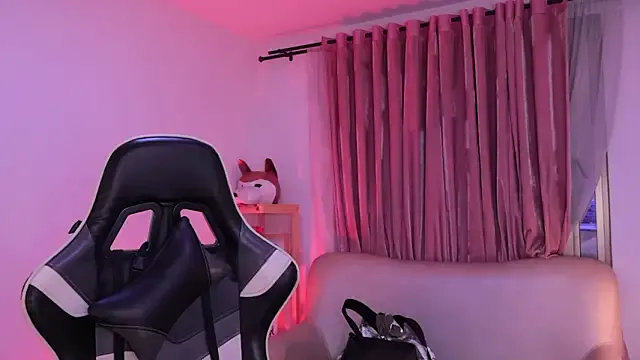 ashleyvalirya's avatar