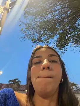 Carolina_1111 — Take off my thong in the park masturbate