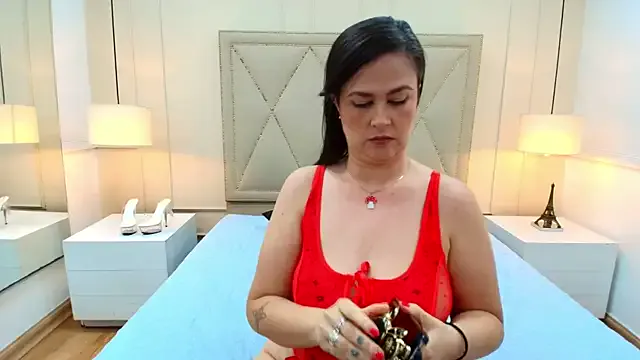 CarolinnaSaenz's avatar