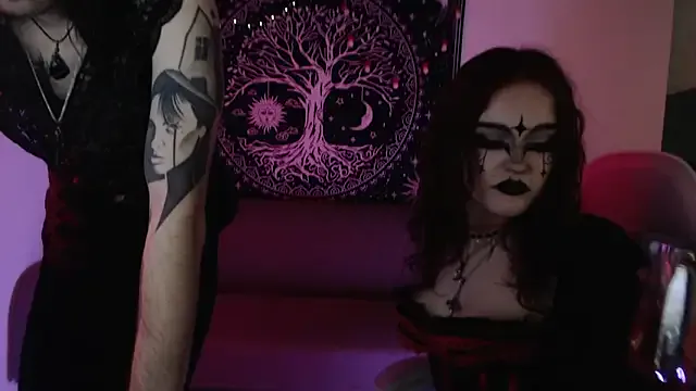 CrimsonVampCouple's avatar