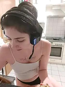 StripChat Gamergirl-Linela is Freechat Gamergirl-Linela — LT Gets Surprise Video