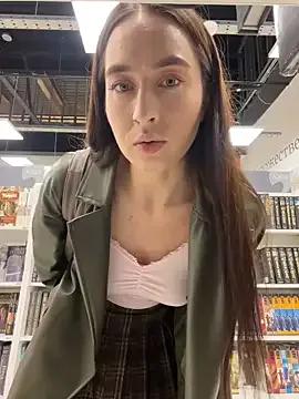 Holly_Play — risky show sweet boobs around people