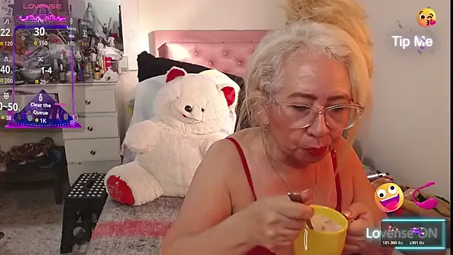 lucy_belle_bm's avatar