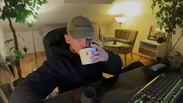 StripChat naked_psy is Private naked_psy — Cum Show