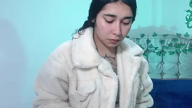 naomybenedetti model from StripChat