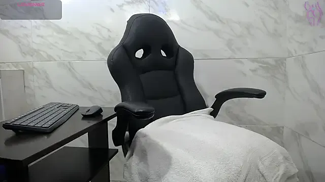 suhana_mature's avatar