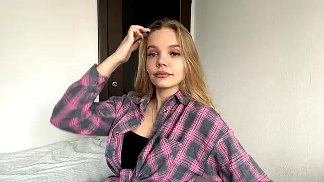 SweetAmelia69 — secksy biting lips