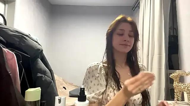 StripChat WildPeachh is Freechat WildPeachh — Show my legs, caress them