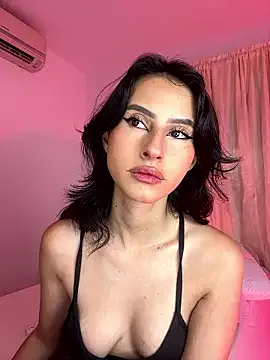 Zoe_mrl model from StripChat