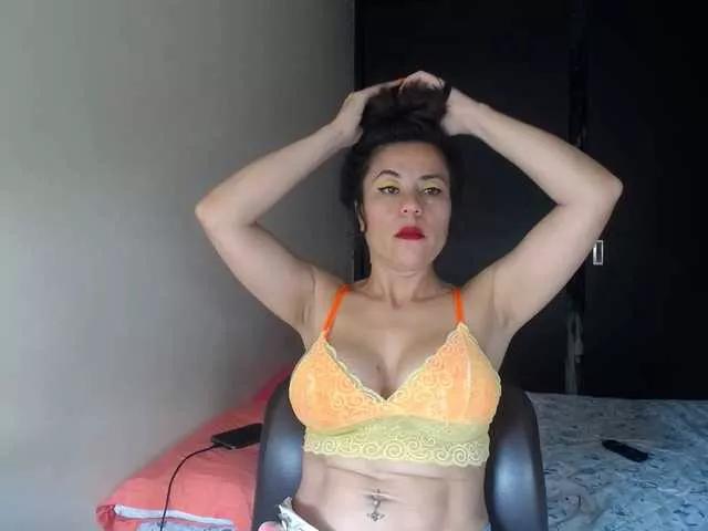 ANAELIZ on BongaCams 