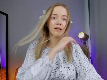 a_m_e_l_i_a on Chaturbate 