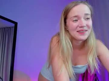 a_m_e_l_i_a on Chaturbate 