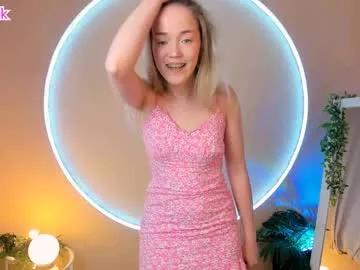 a_m_e_l_i_a on Chaturbate 