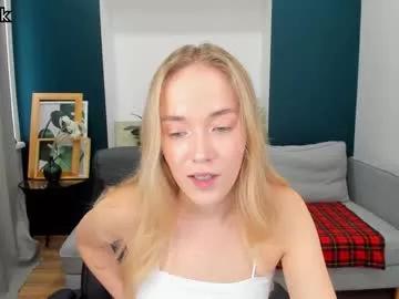 a_m_e_l_i_a on Chaturbate 