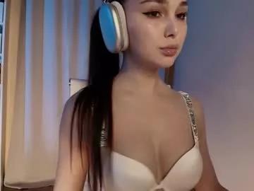 hollyextra from Chaturbate