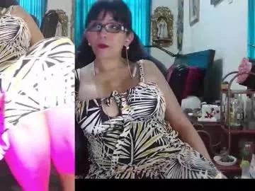 kelly_squirting from Chaturbate