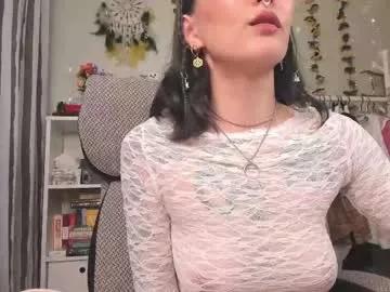 kellyasian from Chaturbate