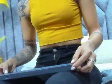 larakroff from Chaturbate
