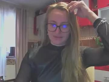 melly_rosey from Chaturbate