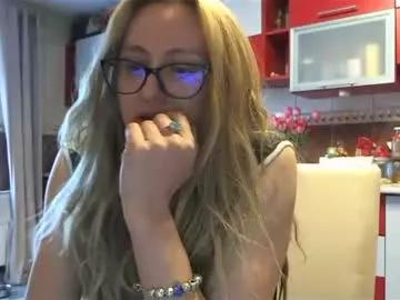 melly_rosey from Chaturbate