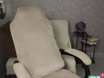 moonwoman_ from Chaturbate