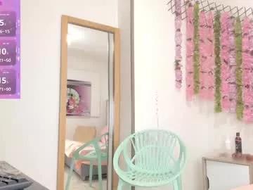 naya_mills from Chaturbate