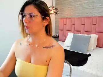 sarahdeyvis from Chaturbate