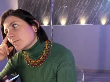 sarahdeyvis from Chaturbate