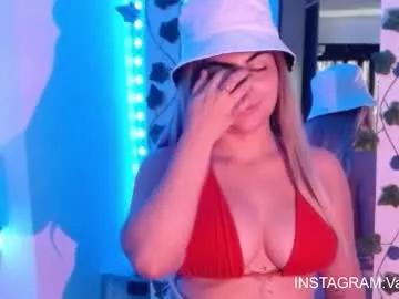 sweett_minionn from Chaturbate