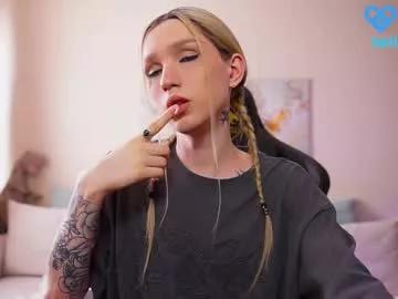 twiinkie_pie from Chaturbate