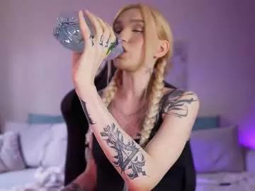 twiinkie_pie from Chaturbate