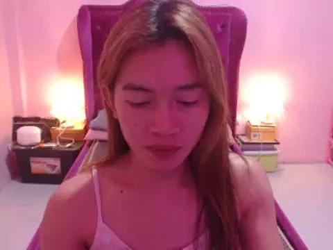 adelalicious69 on StripChat 